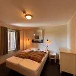 Enjoy Modern Comfort Wi-fi, Sauna&more!